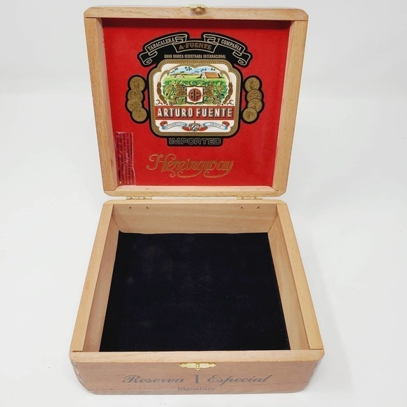 27. Hemingway Gran Reserva Arturo Fuente Cigar Wooden Medium Case Box - Picture 6 of 8